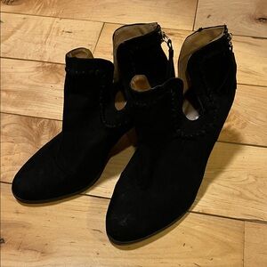 Qupid Black Ankle Booties